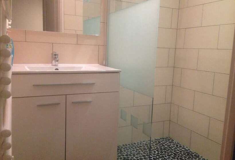 Дом 1 Спальня, Les Chambres Du Chateau De Grèges