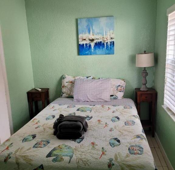 Апартаменты 1 Спальня, Blind Pass Resort Motel