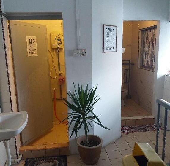 Standardzimmer Geteiltes Bad, Discovery Malacca Hostel