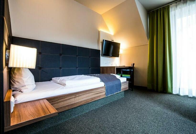 Номер Стандарт Индивидуальный, Riku Hotel Weißenhorn