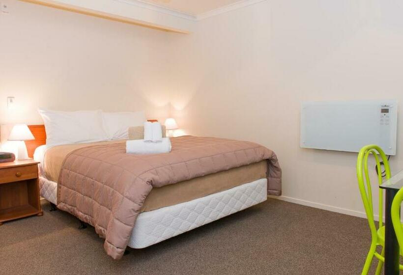 Студия Стандарт, Hamilton Settlers Motor Lodge