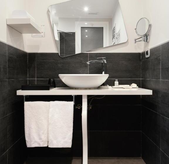 سوییت لوکس, Montenapoleone Suites