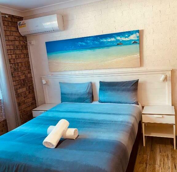 Семейный Номер Классика, Buccaneer Motel
