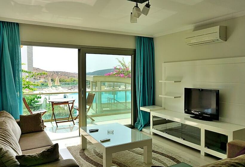 Апартаменты 2 Спальни Вид на Море, Royal Palm Residence