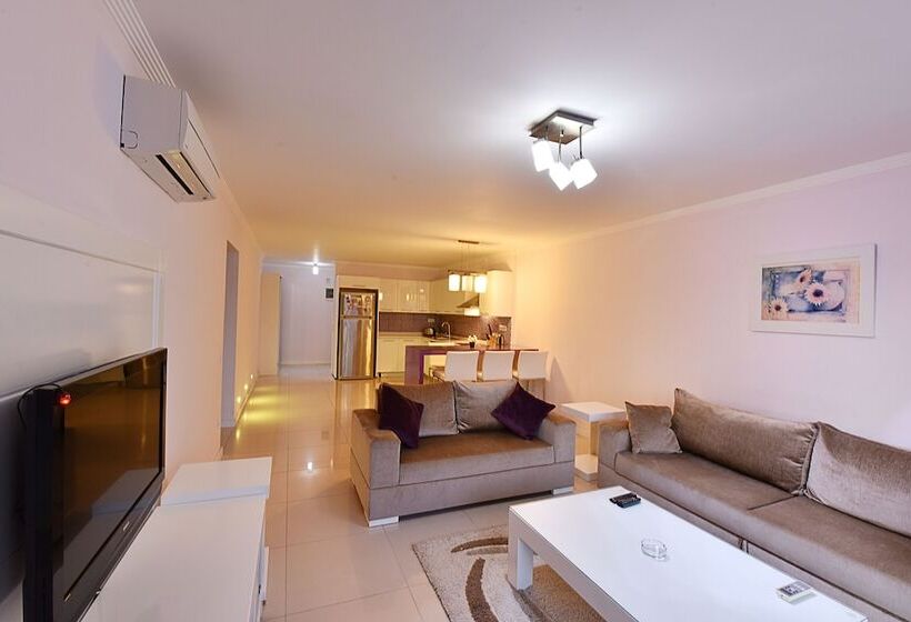 Апартаменты 2 спальни Вид на Сад, Royal Palm Residence