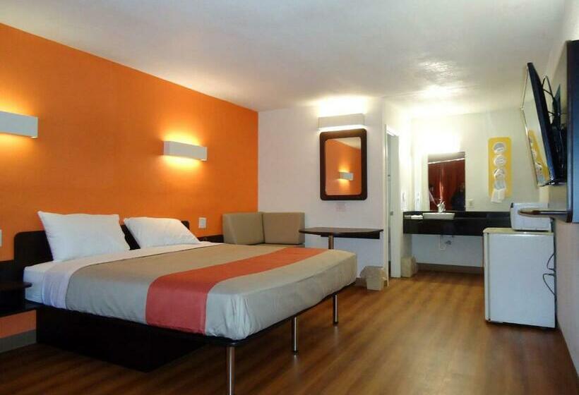 스탠다드 룸 킹사이즈 침대, Motel 6 Connellys Springs, Nc