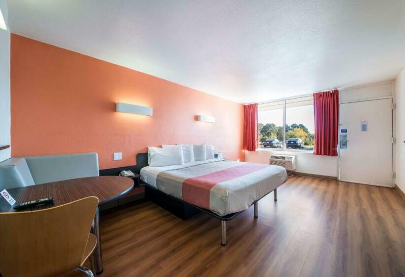 스탠다드 룸 킹사이즈 침대, Motel 6 Connellys Springs, Nc