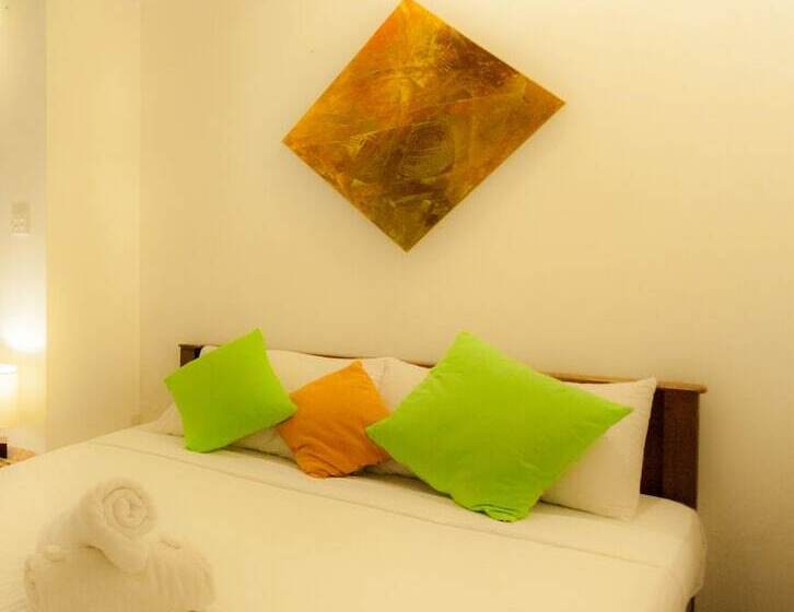 デラックスルーム, Colpetty House