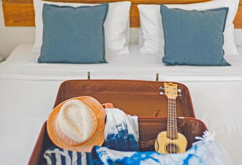 스탠다드 방갈로, Escape Beach Resort   New Look Renovated