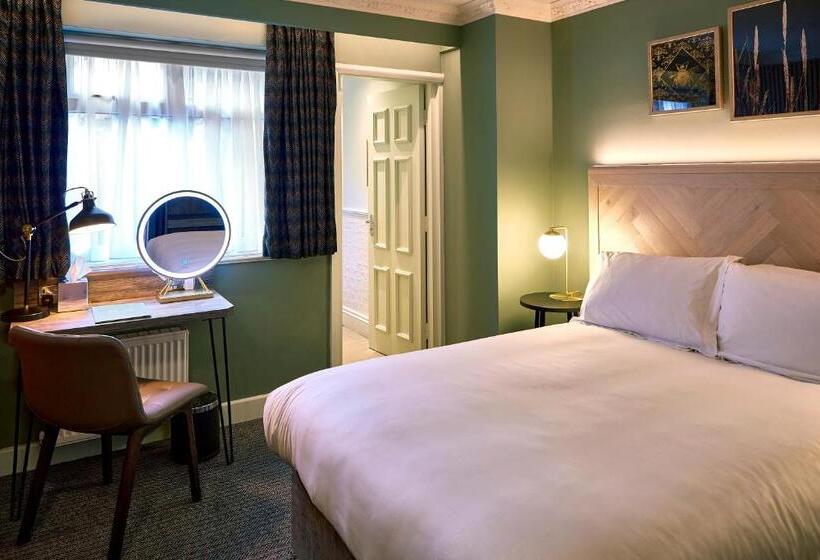 اتاق استاندارد, Alderley Edge
