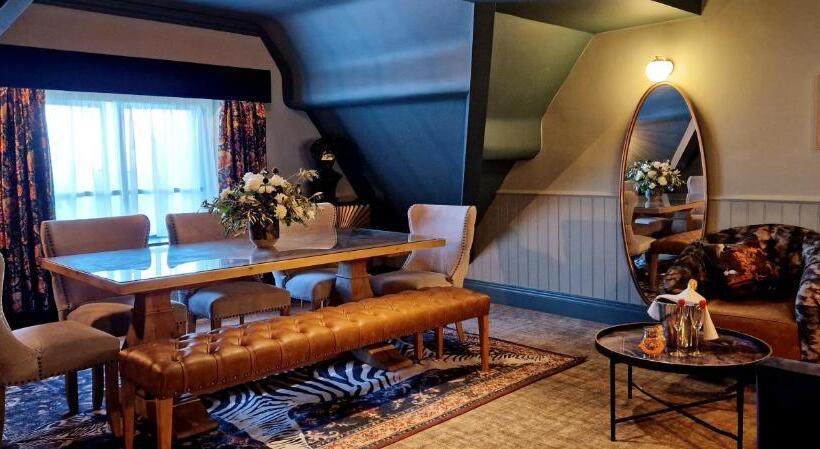 سوییت سوپریور, Alderley Edge