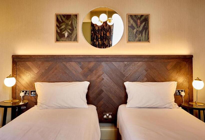 اتاق استاندارد, Alderley Edge