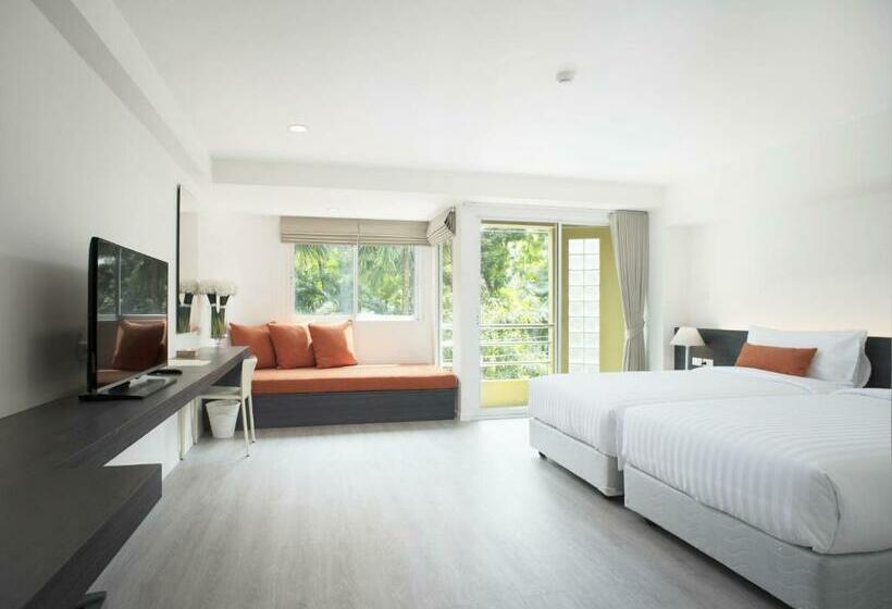 اتاق لوکس با بالکن, Le Tada Residence