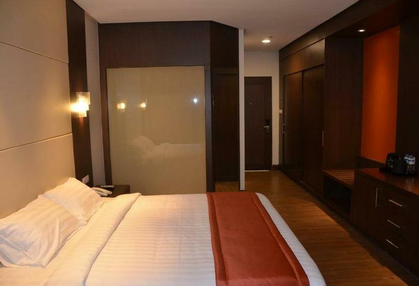 디럭스 룸 킹사이즈 침대, Monticello Tagaytay