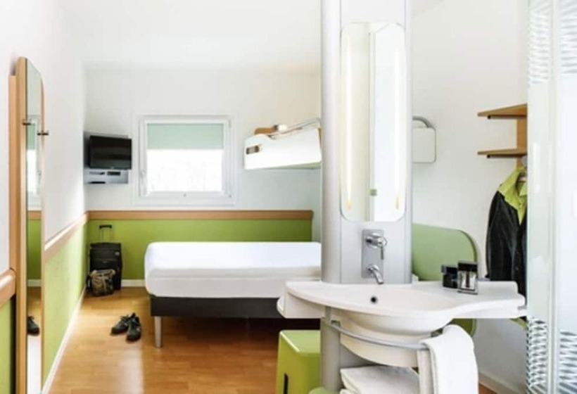 Номер Стандарт Трехместный, Ibis Budget Bordeaux Aeroport