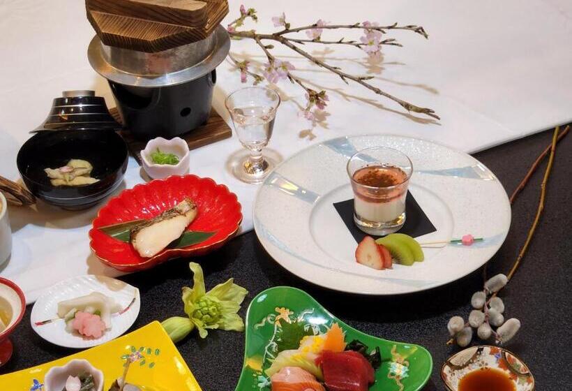Четырехместный Номер Стандарт, Kashoutei Hanaya