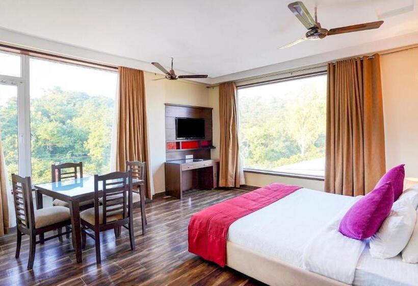 اتاق استاندارد, Redwood Resort