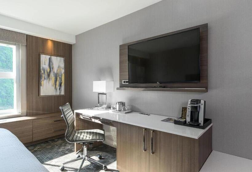 스탠다드 룸 킹사이즈 침대, Courtyard By Marriott Edgewater Nyc Area