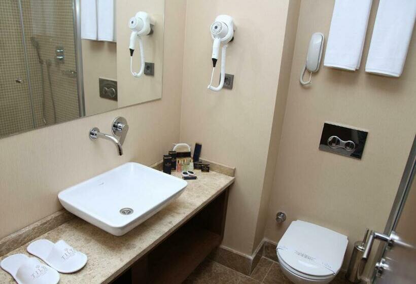 اتاق لوکس با چشم‌انداز دریا, Tilya Resort
