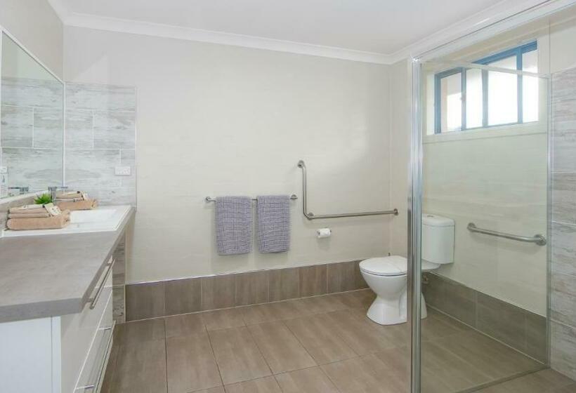Семейный Номер, Yamba Twin Pines Motel