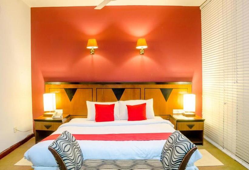 Family Suite, Opulent River Face