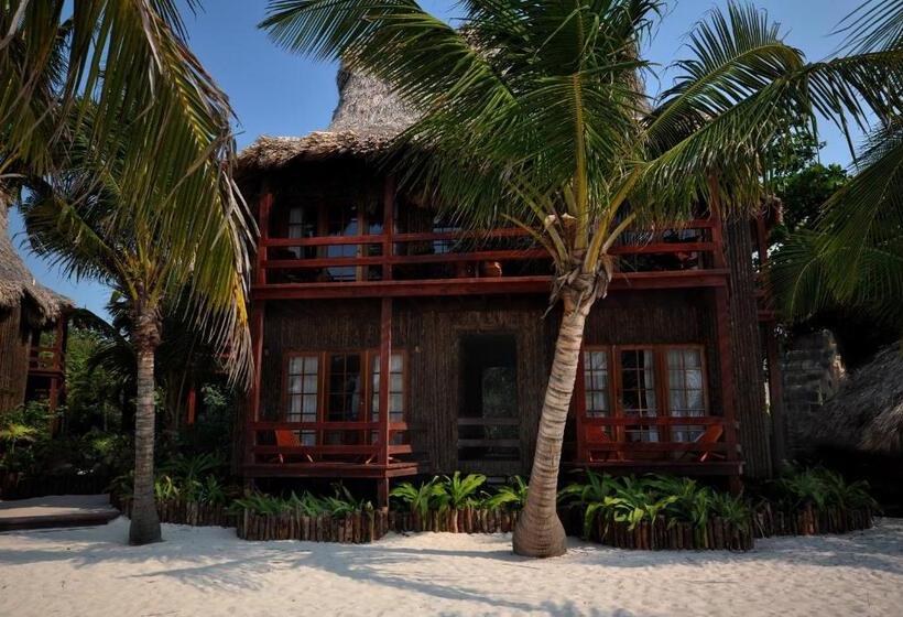 Президентский Люкс, Ramon's Village Resort