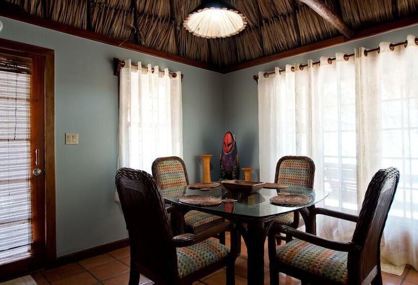 Президентский Люкс, Ramon's Village Resort