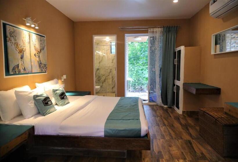 Люкс Повышенной Комфортности, Tiger N Woods Resort