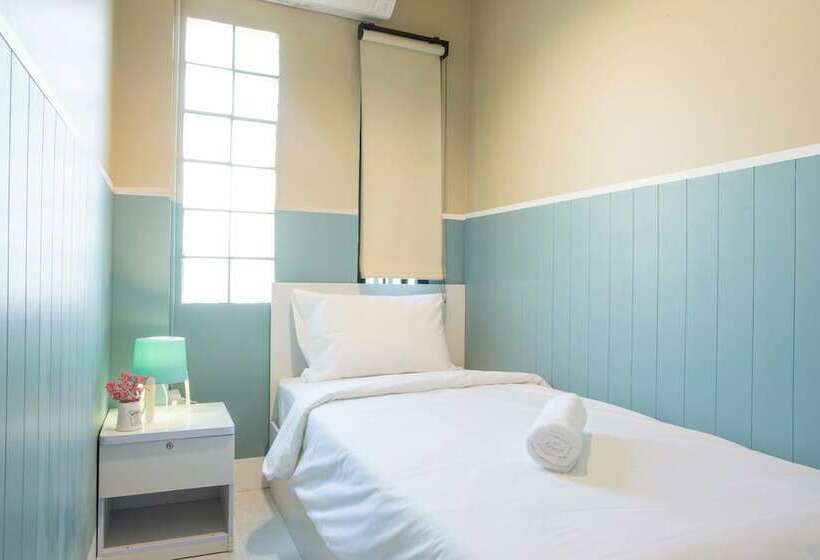 标准单人间, Why Not Hostel And Kitchen