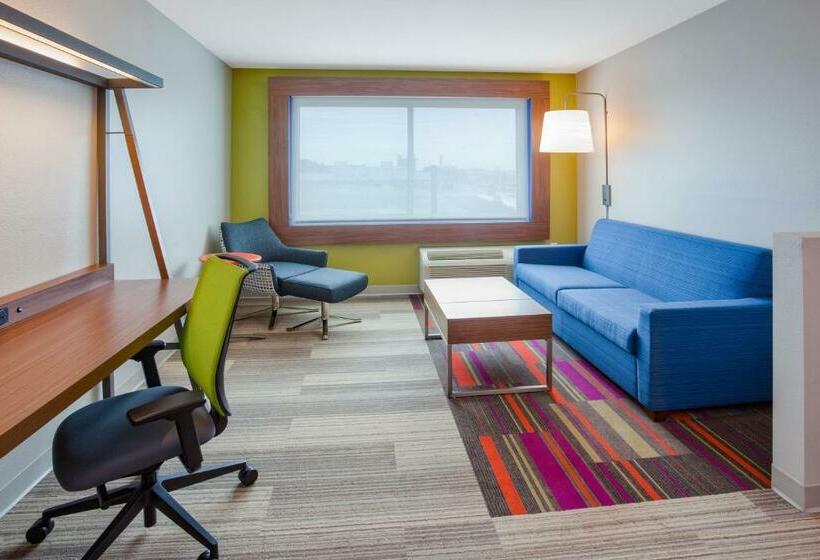 장애인을 위한 스위트, Holiday Inn Express And Suites Des Moines Downtown, An Ihg