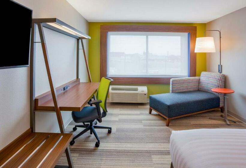 스탠다드 룸 킹사이즈 침대, Holiday Inn Express And Suites Des Moines Downtown, An Ihg