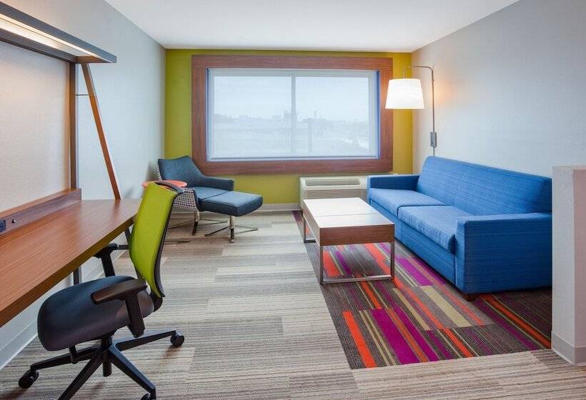 장애인을 위한 스위트, Holiday Inn Express And Suites Des Moines Downtown, An Ihg