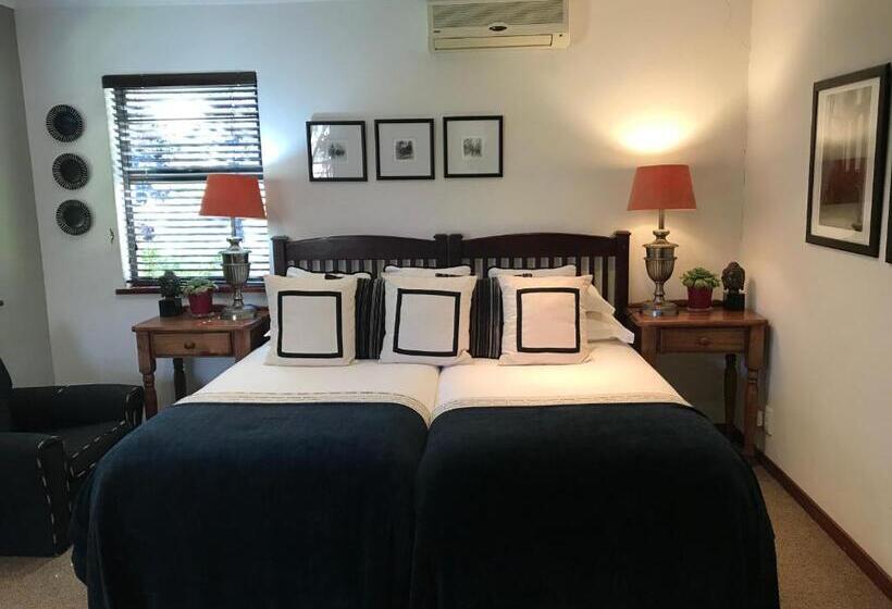 스탠다드 룸 가든 전망, The Crown Guest House