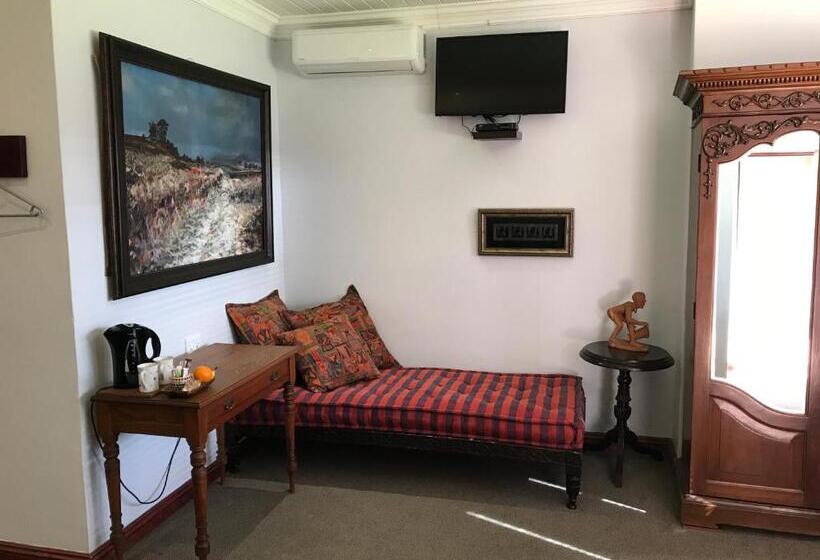 스탠다드 룸 가든 전망, The Crown Guest House