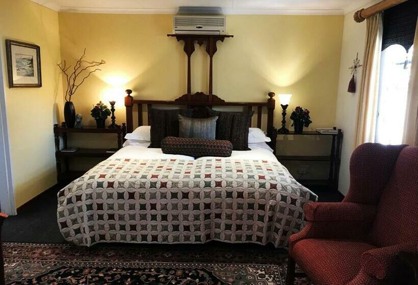Номер Deluxe, The Crown Guest House