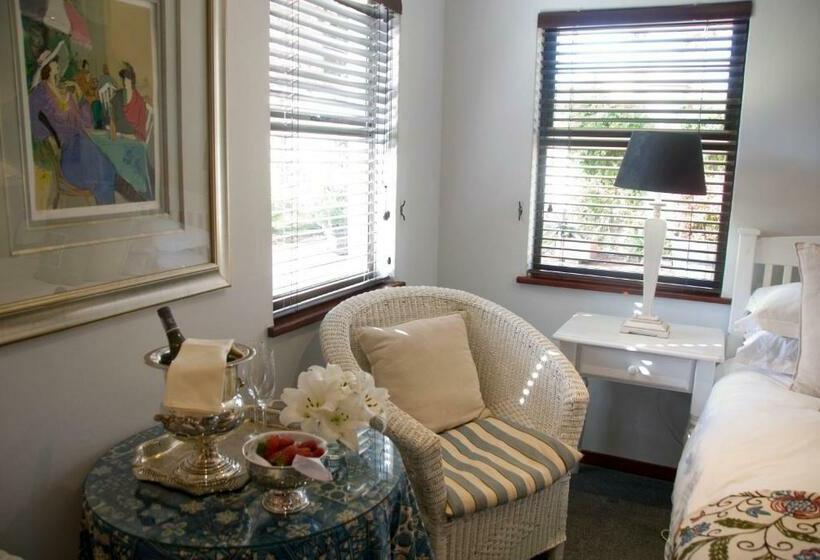 디럭스 룸, The Crown Guest House