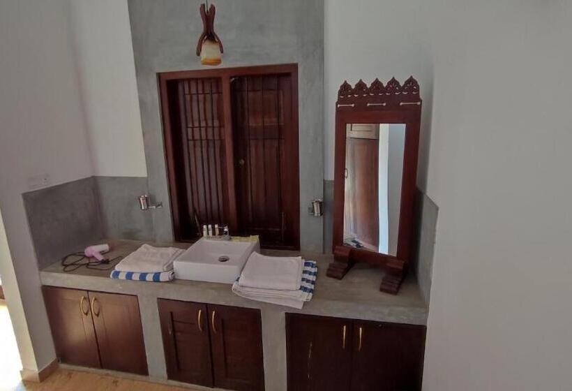 بانگلوی استاندارد, Villa Tangalle Lagoon