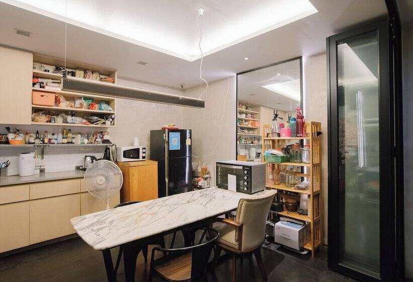 اتاق استاندارد با سرویس بهداشتی مشترک, Cazz Hostel