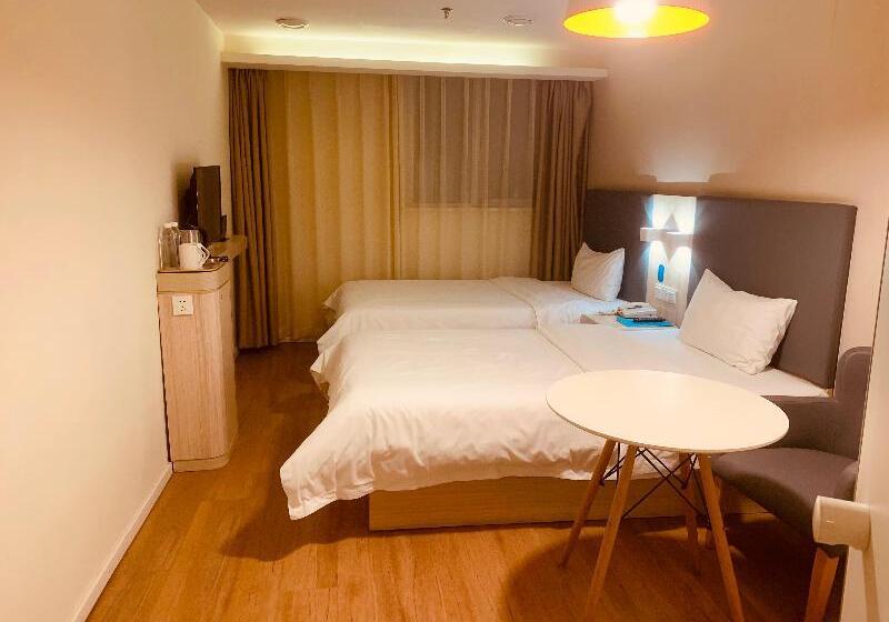 Стандартный Номер Кровать Кинг, Holiday Inn Express & Suites By Ihg Altoona, An Ihg