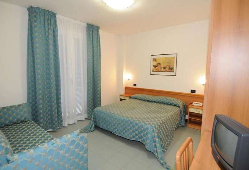 Standard 4-Bettzimmer mit Balkon, Thea