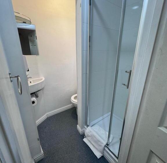 Номер Стандарт, All Seasons Gatwick Guest House & Parking