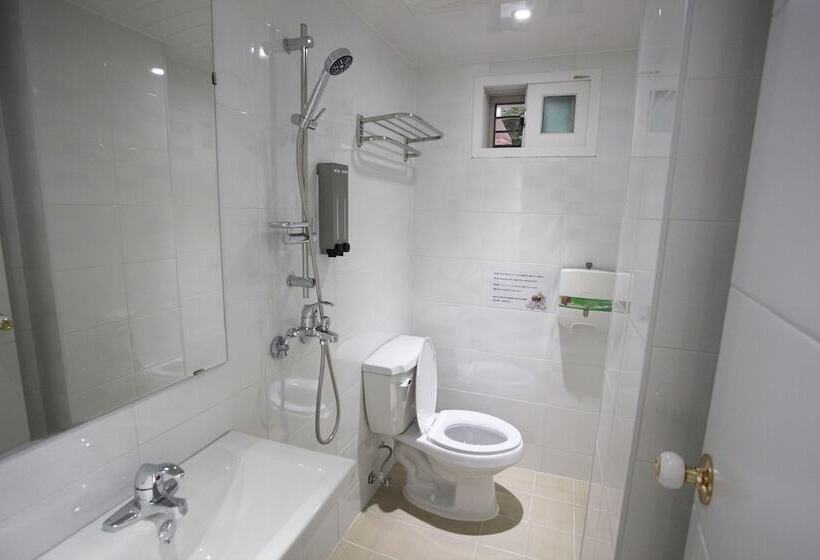 스탠다드 트리플 룸, Namsan Guesthouse