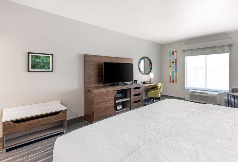 חדר סטנדרט מותאם לאדם עם מוגבלויות, Hampton Inn & Suites Cincinnati / Kenwood