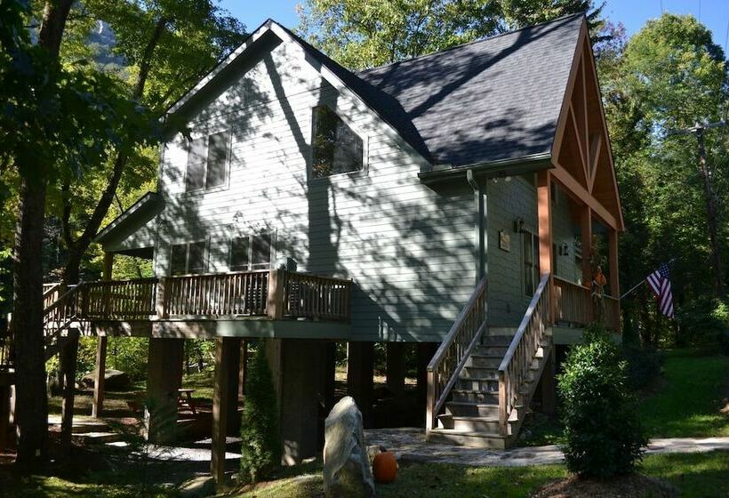 小室, The Esmeralda Inn At Lake Lure