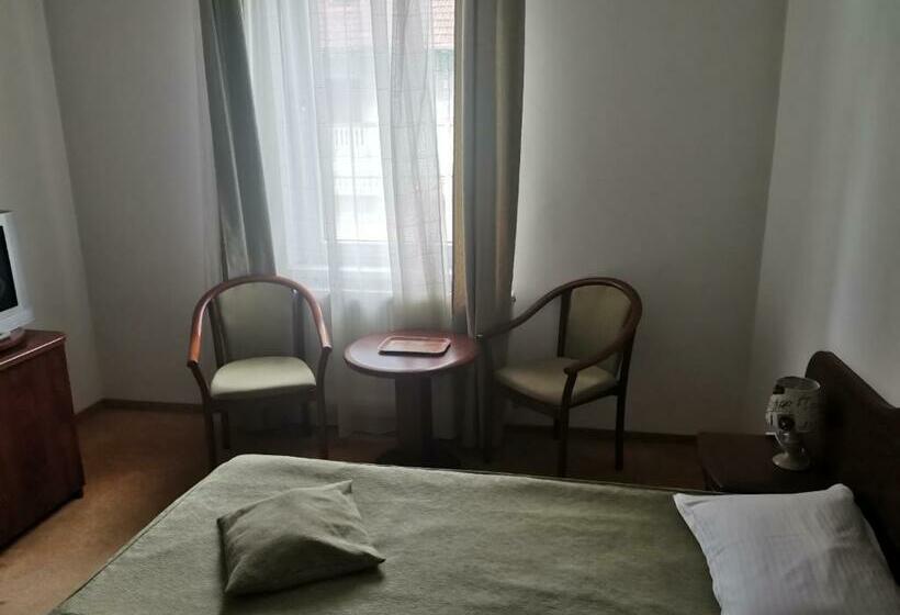 اتاق استاندارد, Pensiunea Belladonna Baile Olanesti