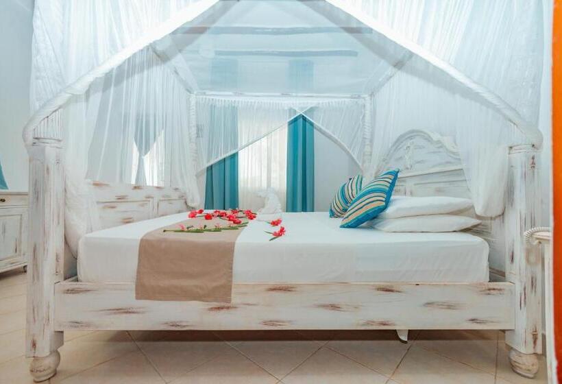 اتاق لوکس با چشم‌انداز دریا, Twiga Beach Resort