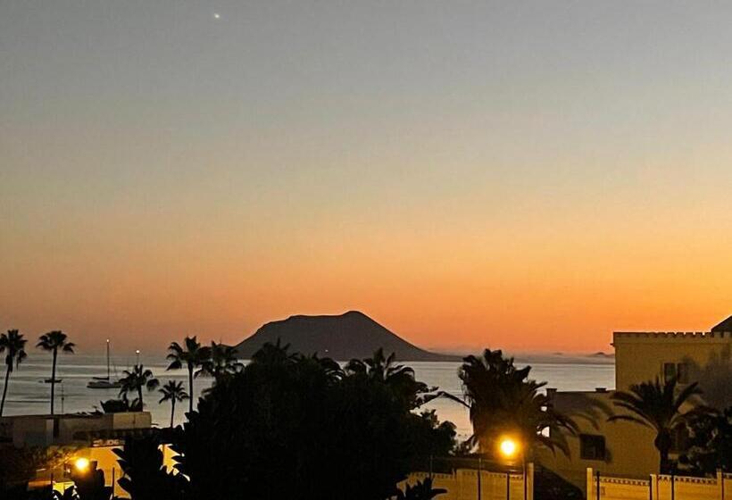 Номер Стандарт, Alojamientos Playa Centro Corralejo 3