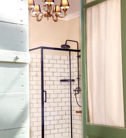 Номер Стандарт с Балконом, Le 215 Gambetta Boutique Hôtel En Provence