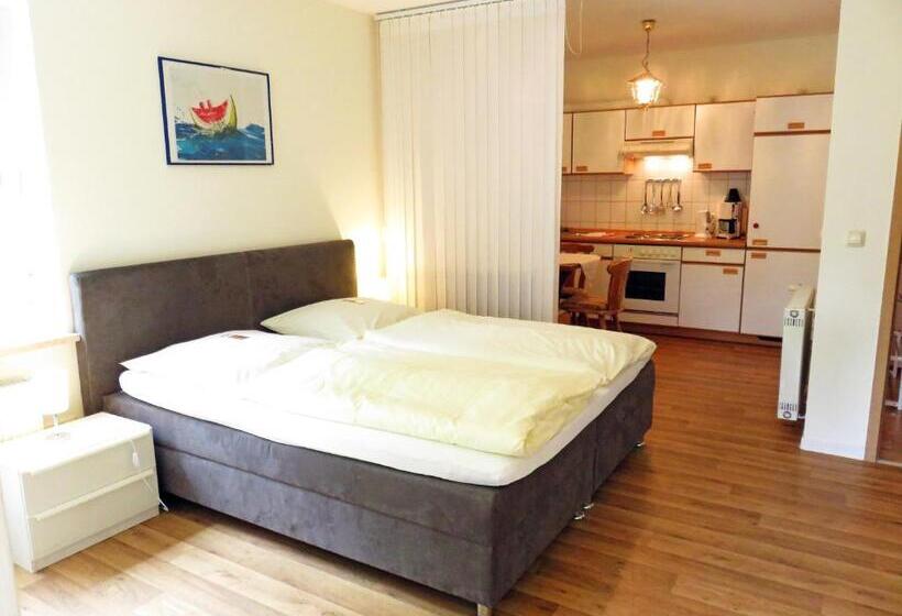Апартаменты 1 Спальня, Land Gut Hotel Waldesruh
