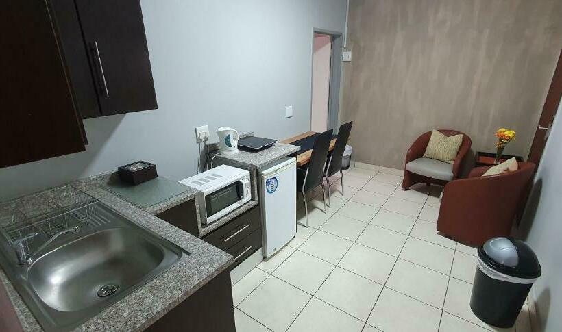 디럭스 룸, Siesta Guest House